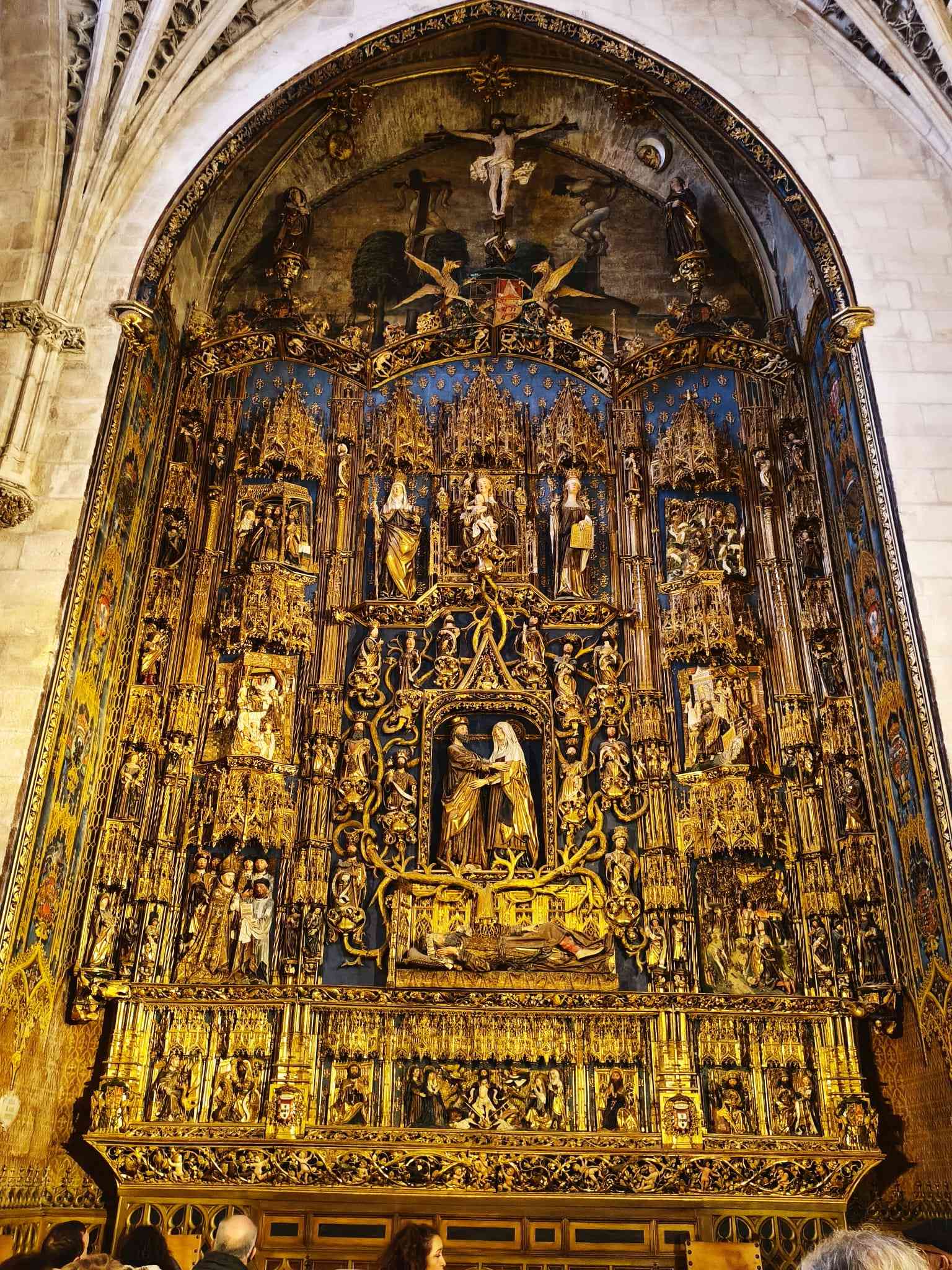 Excursión a Burgos: visita a la Catedral, Vidriera Verallia y almuerzo tradicional burgalés.
