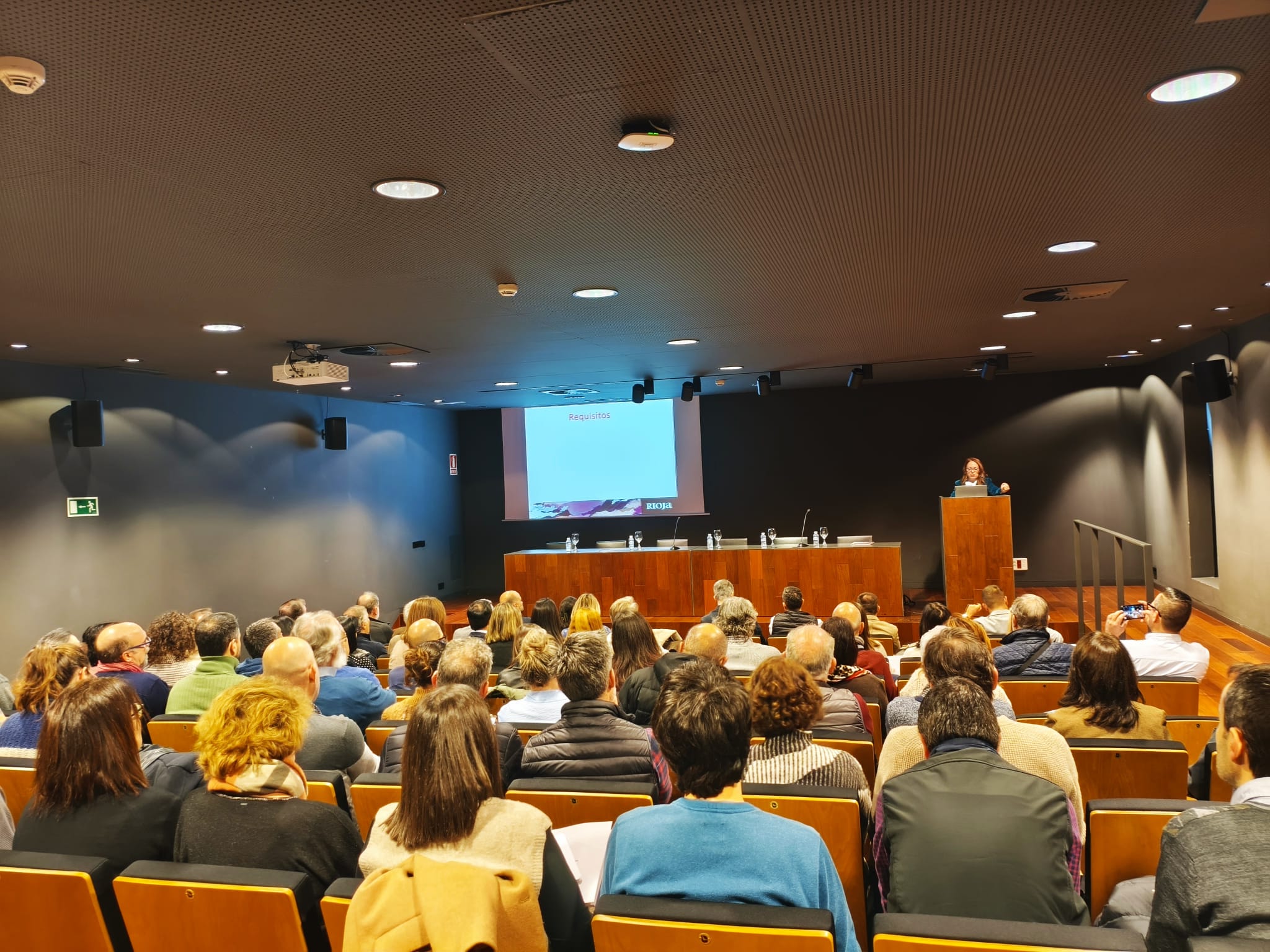 Jornada "Es el momento: desalcoholizar suma, no resta"