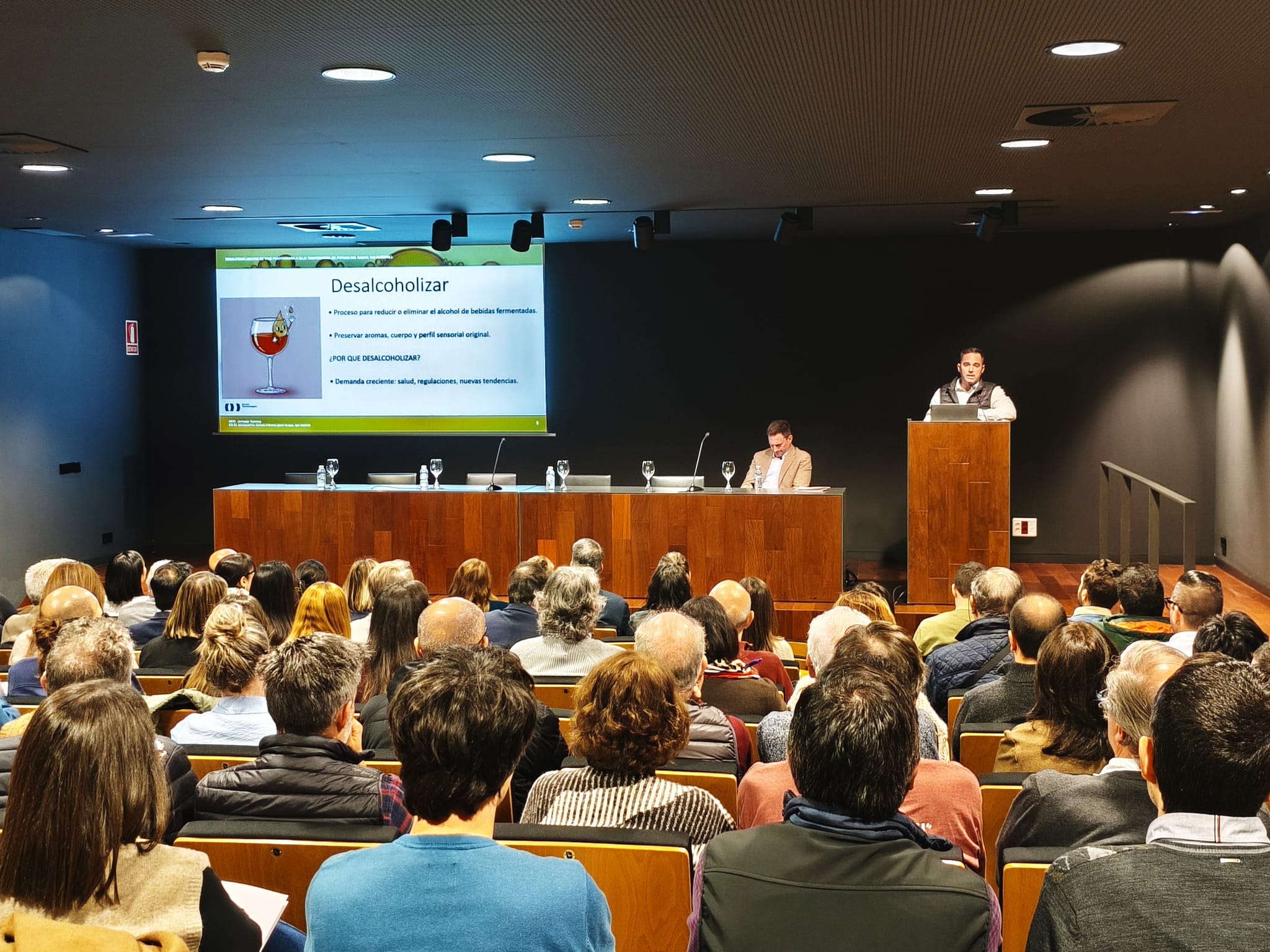 Jornada "Es el momento: desalcoholizar suma, no resta"