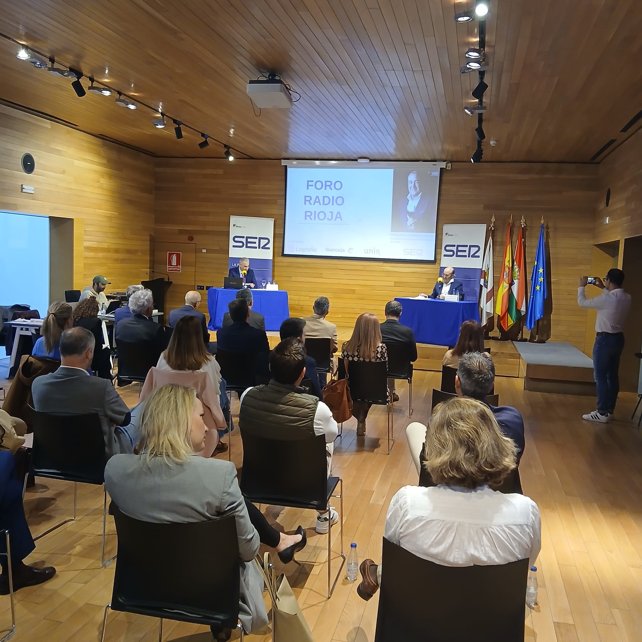 La AER presente en el Foro Radio Rioja