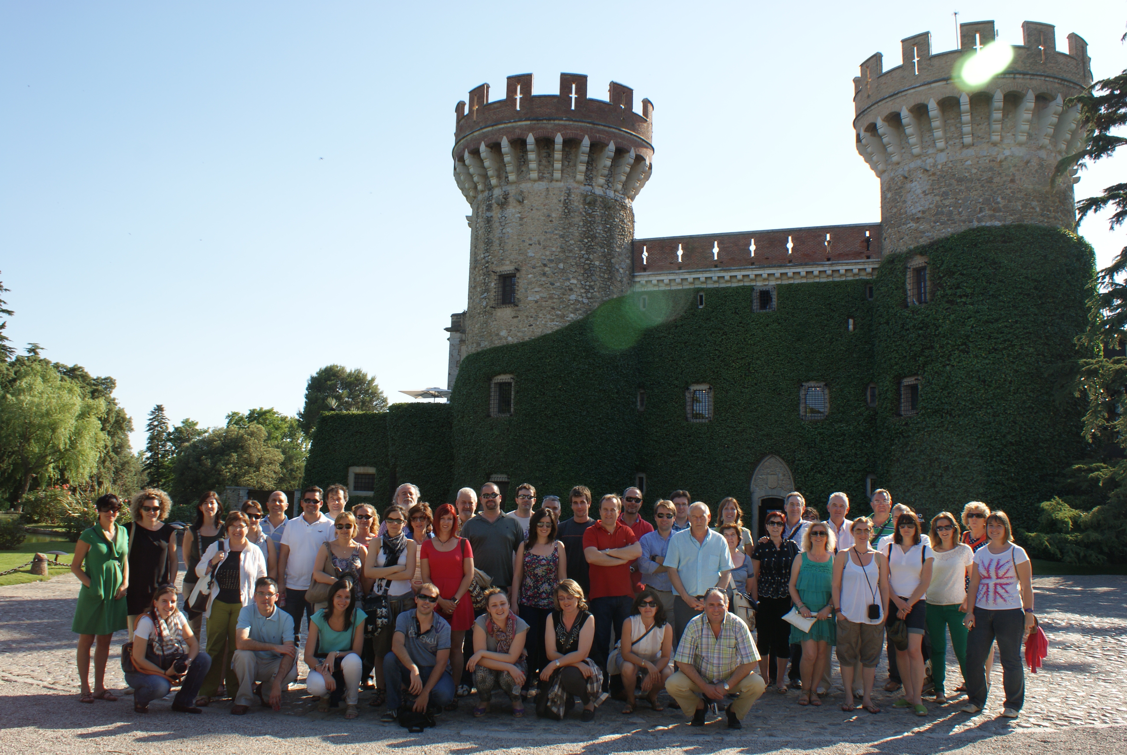 Foto de los asistentes en el Castillo de Perelada