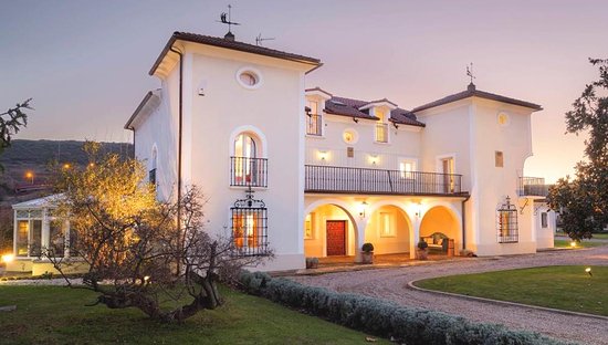 <span class="p-summary">Jornada “Catas de Vinos Criados en Barricas Maison Moussié”</span> Bodega Marqués De Vargas Foto
